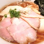 Ramen にじゅうぶんのいち - 特製芳醇鶏だしらーめん(醤油) 1030円 鴨チャーシュー3枚