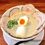 ラーメン家 みつ葉 - 豚CHIKIしょうゆチャーシューメン