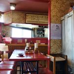 大陸（街中華昭和感満載の店内）