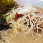 朱蓮 - 麺のアップです。