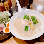 銀座 篝 - 鶏白湯SOBA　大　\1050 + 特製仕様　\300