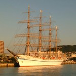 大戸屋 - 佐世保港に寄港している、帆船日本丸