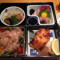 伊豆の旬 やんも 丸の内店 - 