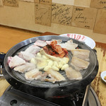 玉一 - サムギョプサル2000円（2人前から）