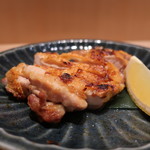こころや - 国産鶏のもも塩焼き～柚子胡椒で～アップ