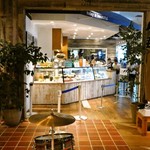 RHC CAFE - 店舗入口