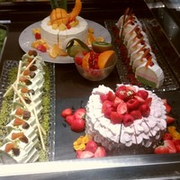 ブッフェアンドカフェ スロープサイドダイナー ザクロ - ケーキ