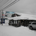 麺屋あごすけ - こんな日でも行列ができていました