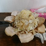 りょう二郎 川内店 - 麺大盛、野菜マシ、ニンニクマシ、チャーシューマシ