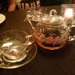 ル・シノワ かわで - 温かいお茶のポットサービス