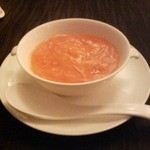 ル・シノワ かわで - コース（夜）②スープ（一番人気：蟹の卵入りフカヒレスープ）