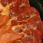 肉料理 美好 - 牛バラのアップ。　サシは入ってないけど厚くてジューシー　08/08　