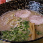 本格豚骨 あっさり 山の田ラーメン - 「山の田ラーメン」(590円）