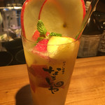 やさい串巻き なるとや - ゴロゴロりんごのチューハイ❣️ビジュアル的に最高ですね(*^^*)