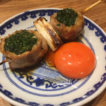 やさい串巻き なるとや - レセプション卵黄と絡めて食べると最高や〜〜