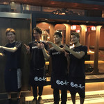 やさい串巻き なるとや - 男前のスタッフ君たち❣️仕事ぶりも男前だぜ〜（╹◡╹）