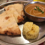 シワリラ - ヘビロテってしまいますぅ〜(^_^)  
      いつもの Aランチ チキンカレー  チーズナンに変更