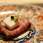 Chef's Table kuma3 - 冷燻ラム芯とモッツァレラ、アンコールペッパーを添えて