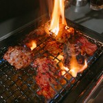 ホルモン　ぼんすけ - 煙もくもく