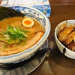 ラーメン いっとうや - かさね醤油大盛とチャーシュー丼マヨ抜き