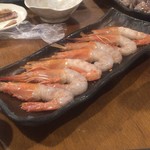 旬の鮮魚と串料理　海鮮居酒屋　炙り市場 - 有頭海老の溶岩焼き