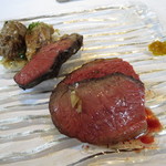 ウシマル - 経産和牛、鹿肉、牛煮込み、ハンバーグ