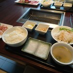 ご飯はお代わり自由