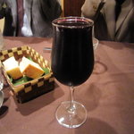 バカリ ダ ポルタ ポルテーゼ - ご覧のとおり、なみなみと。キリッと冷えてて、ガブのみするにはイイ感じ。