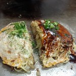 広島風お好み焼 かんらん - かんらん焼き（700円）オリーブオイルとソースのハーフ＆ハーフです