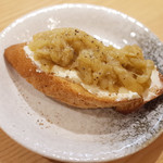 Sanukiudonaki - なすクリームチーズのカナッペ(150円・外税)