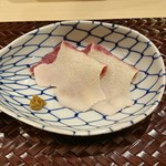 鮨 鈴木 - ミンク鯨