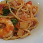 エフェ 宝塚 - 小海老とたけのこ、菊菜のアラピアータ