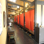 焼肉館勝 - 掘り炬燵式の個室