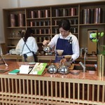 カイカドウ カフェ - 珈琲は一杯ずつ丁寧に淹れられます