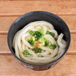 須崎食料品店 - うどん（冷・小）。200円 