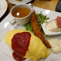 ブルーキッチン 堺筋本町店 - とろとろ熟練オムライスset　頭付き海老フライ