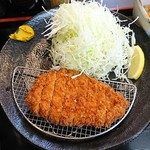 とんかつ専門店 美豚 - ロースかつとキャベツ：ロースかつ御膳