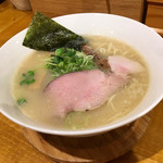 麺屋 いえろう - 牛骨らぁ麺