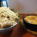 つけ麺 うまづら - 辛つけ麺ヘビー鬼もり味玉トッピング+グツグツ煮えてるつけ汁