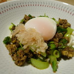 TTOAHISU - ◆数種類のお肉のミンチを使用した麺料理。 ＊フレンチ店とは思えない「エスニック」な品。