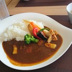 カレーハウス杏具 - ランチメニュー 1000円♪
            シーフードと野菜カレー
            サラダorピクルス、どちらか好きな方を選ぶことが出来ます‼