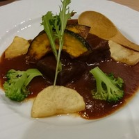 馬春楼 北新地総本店 - 骨付きカルビと大根の煮込み