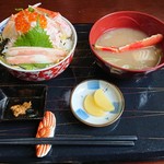 紋別漁師食堂 - ずわいがに特盛り丼1,880円