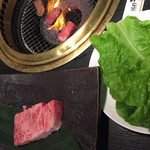 焼肉 うしの家 - サンチュも