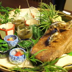 日本料理 きた川 - 八寸　モロヘイヤお浸し　茄子のオランダ煮　沖縄糸もずく　無花果ごまだれ　プチトマトレモン煮　鮎塩焼き