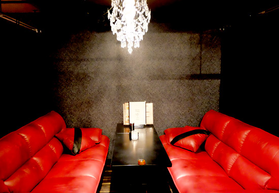 座席 : No.6 （ナンバーシックス【旧店名】Kevin's Dining 6