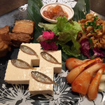 琉球ぱいなっぷるポークしゃぶしゃぶ ゆんたく×白金肉 PLATINUM MEAT 朋 - 