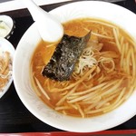 Biba - ラーメンセットＡラーメンと半豚丼　800円　のみそラーメン　2017/09