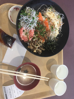 Eat it! - シラスゴマだれサーモン丼