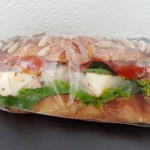 パンドール - 【2017.09】モッツァレラとイタリアンハムのサンド(280円+税)